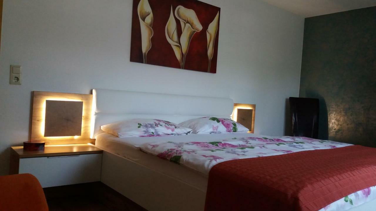 Ferienwohnung Rosentraum Oberotterbach Extérieur photo